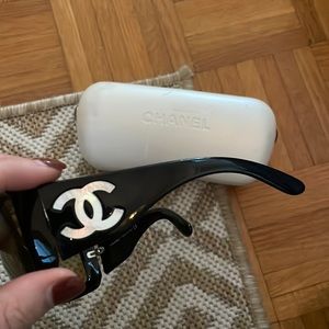 CHANEL thick Side Pearl C Brown Tint Lenses Sunglasses with Case